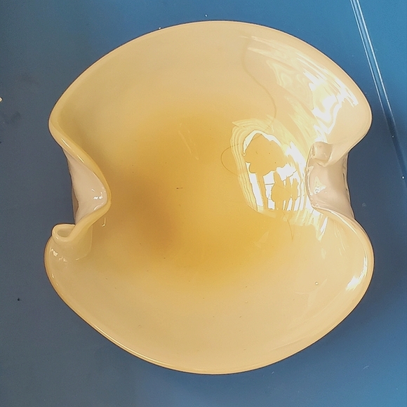 Vintage Murano Style Caramel Yellow Encased Glass Dish - Picture 2 of 12